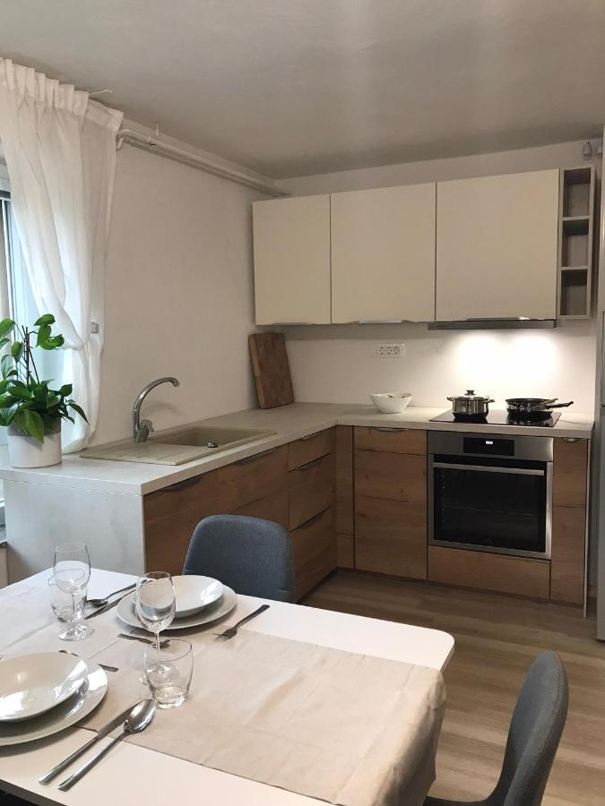 Koradinovi - Pod Vrtom Apartman Vipava Kültér fotó